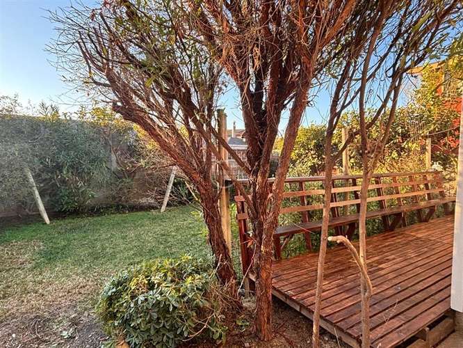 Casa con amplio terreno en venta de 2 dorm. en Concón
