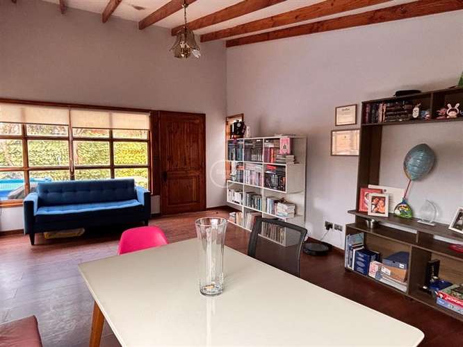 Casa con amplio terreno en venta de 2 dorm. en Concón