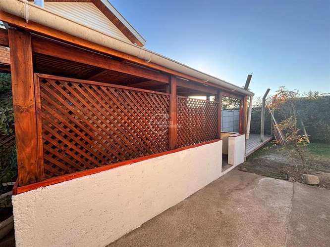 Casa con amplio terreno en venta de 2 dorm. en Concón