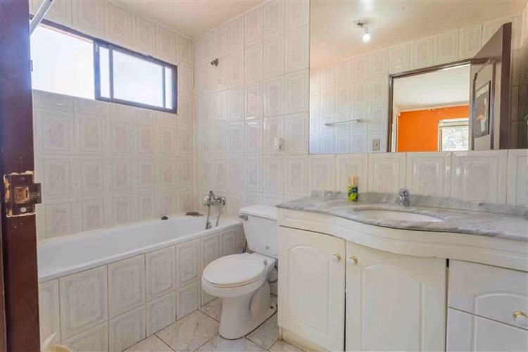 Venta de casa en La Reina Alta 4 dormitorios 3 baños