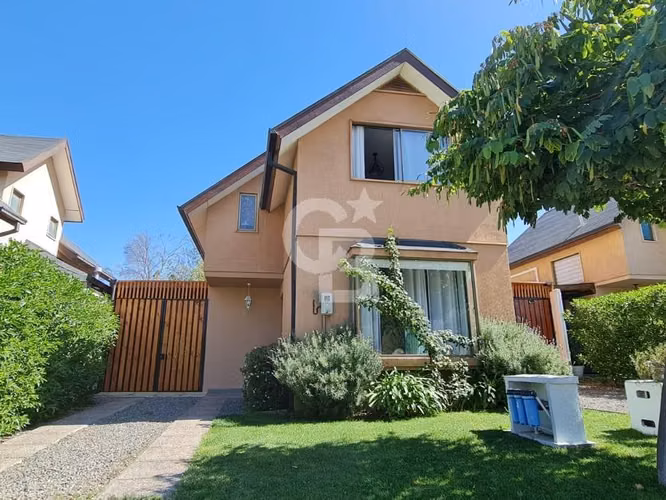 Casa Venta Condominio Portones de Chicureo, CBG