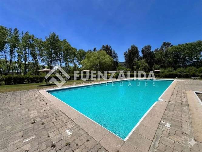 Casa en venta de 5 dorm. 3 baños en condominio en Colbún