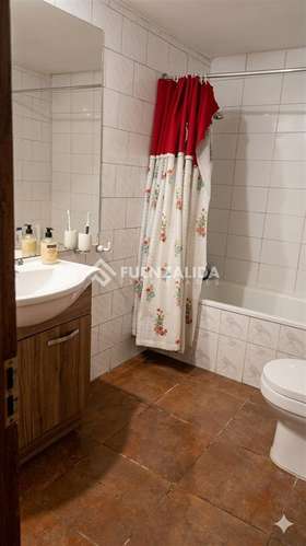 Casa en venta de 5 dorm. 3 baños en condominio en Colbún