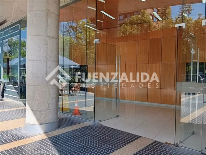 Oficina Los Dominicos con Excelente Conectividad y Seguridad - Imagen 18