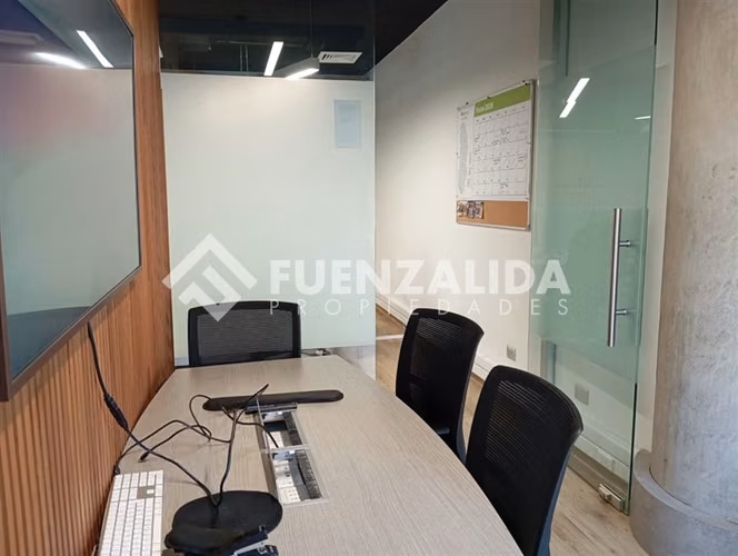 Oficina Los Dominicos con Excelente Conectividad y Seguridad - Imagen 8