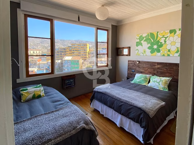 ARRIENDO / VENTA PROPIEDAD COMERCIAL (HOSTAL).  VALPARAISO