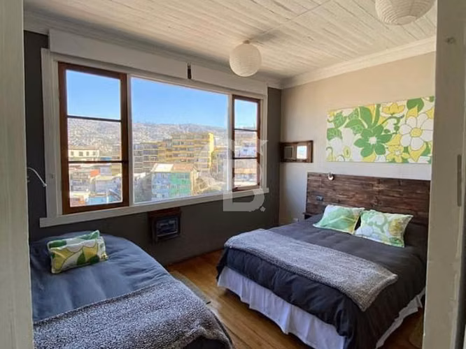 ARRIENDO / VENTA PROPIEDAD COMERCIAL (HOSTAL).  VALPARAISO