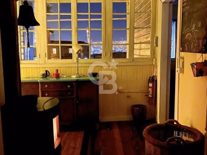 ARRIENDO / VENTA PROPIEDAD COMERCIAL (HOSTAL).  VALPARAISO