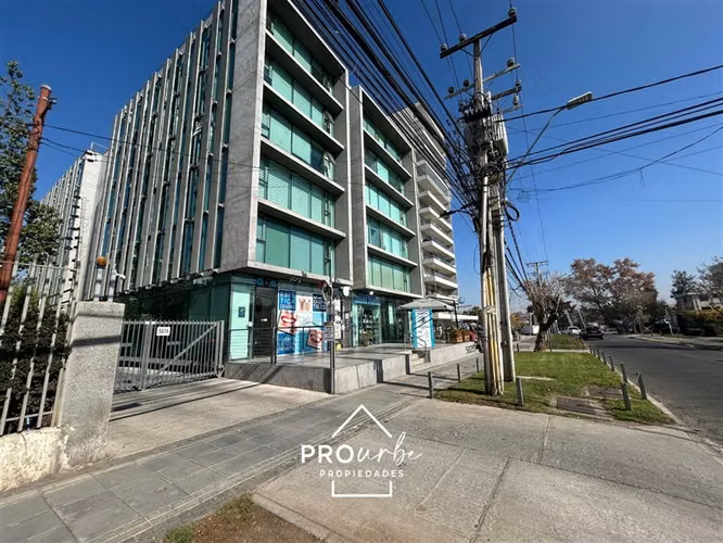 Baja de precio arriendo 2 privados más recepción