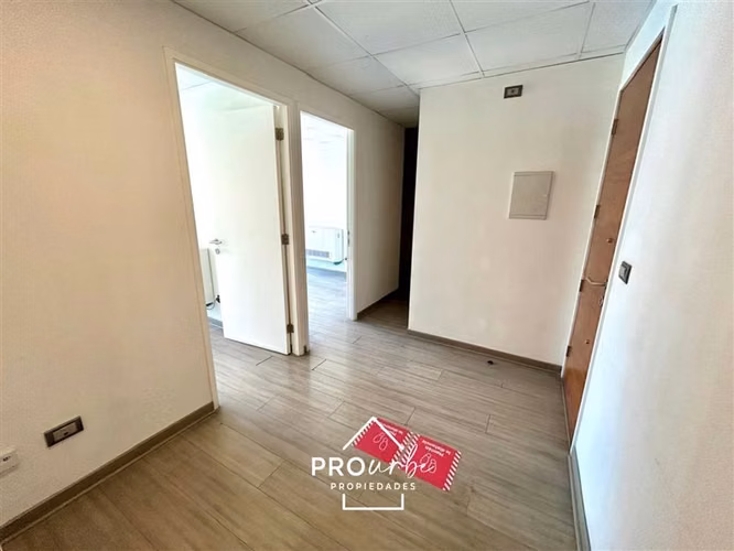 Baja de precio arriendo 2 privados más recepción