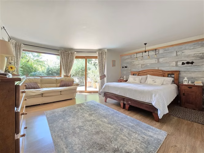 Casa en venta en Chicureo Santa Ester con piscina y quincho