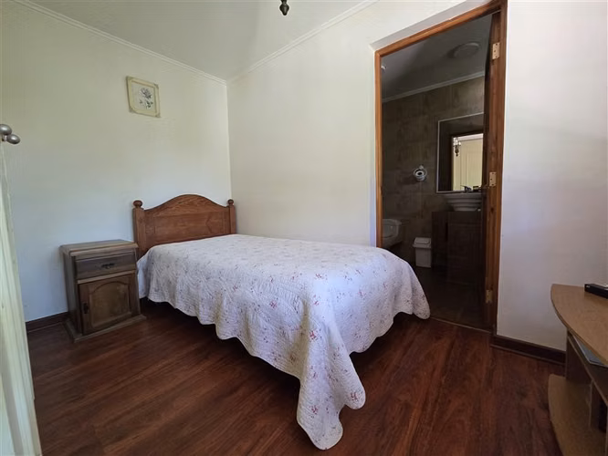 Casa en venta en Chicureo Santa Ester con piscina y quincho