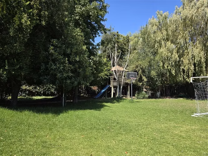 Casa en venta en Chicureo Santa Ester con piscina y quincho