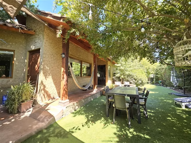 Casa en venta en Chicureo Santa Ester con piscina y quincho