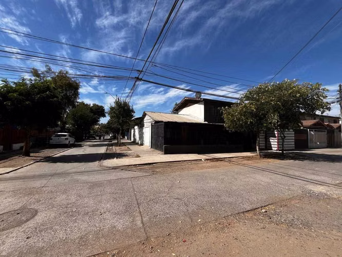 Gran casa de esquina en Pudahuel (155645)