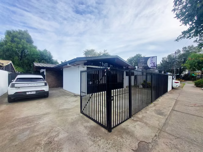 Arriendo Comercial Central Amplia y Luminosa