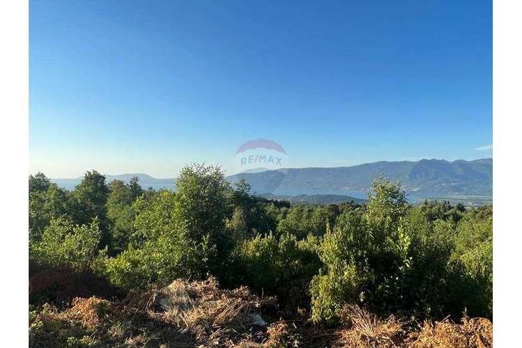 Venta de parcela en pucón. vista al lago.