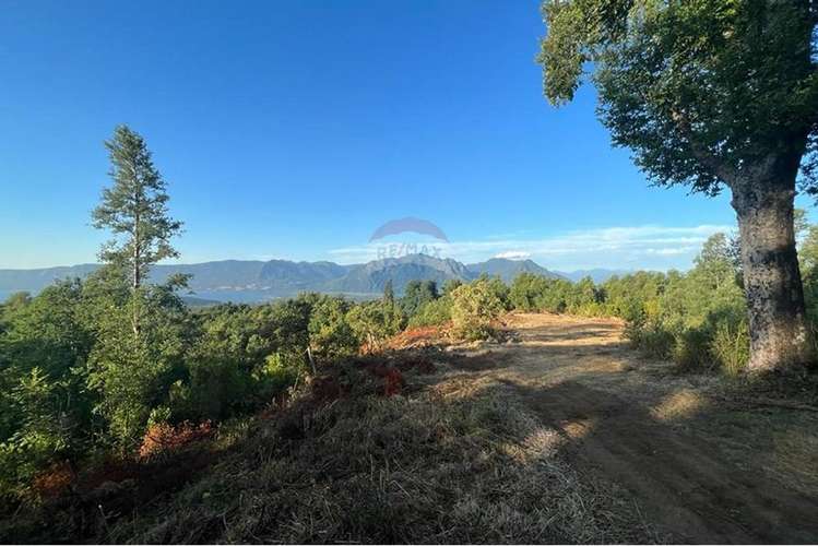 Venta de parcela en pucón. vista al lago.