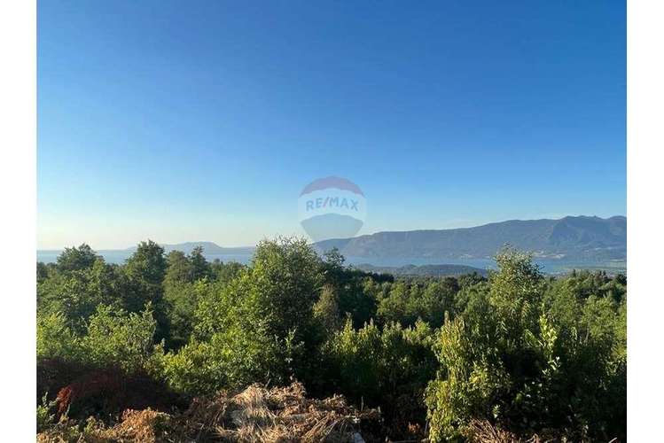 Venta de parcela en pucón. vista al lago.