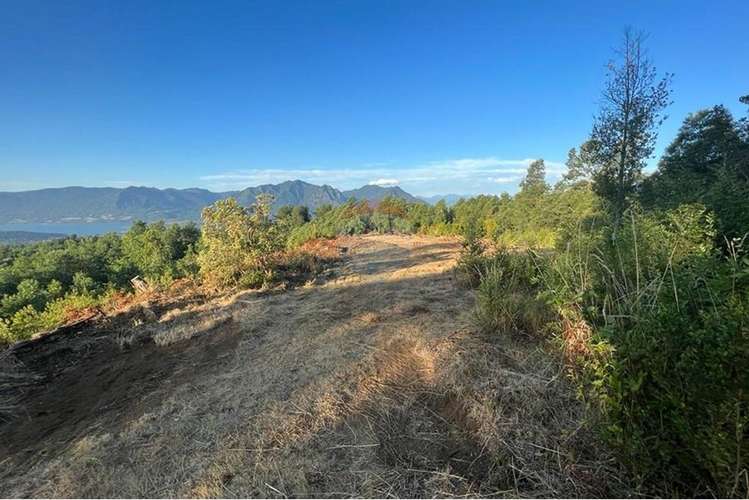 Venta de parcela en pucón. vista al lago.