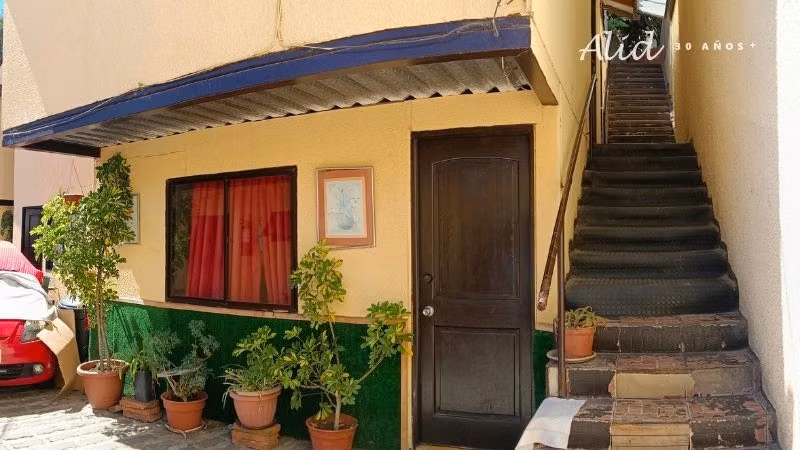 Casa CERCA DEL RELOJ DE FLORES, UNIVERSIDADES Y CENTRO DE VIÑA