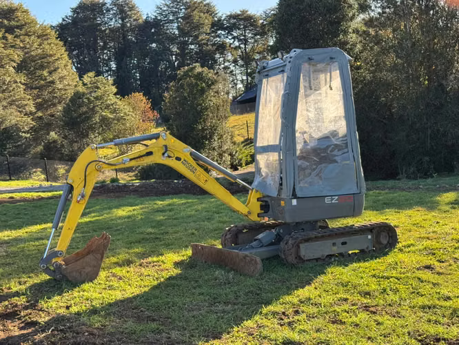 Mini Excavadora - Optima por no uso, solo 304 horas