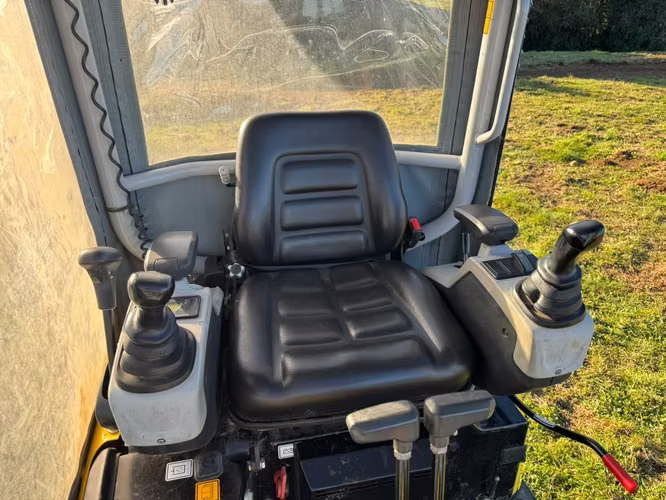 Mini Excavadora - Optima por no uso, solo 304 horas