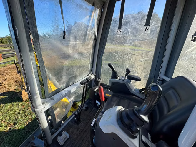 Mini Excavadora - Optima por no uso, solo 304 horas