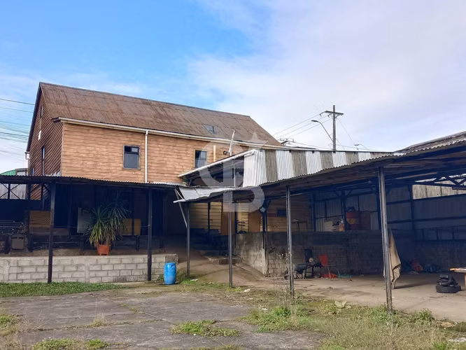 Oportunidad de inversión casa central amplio patio