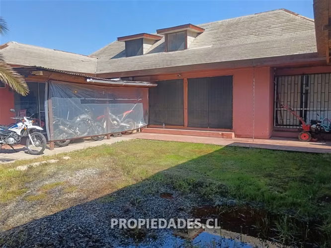 Casa en venta de 4 dorm. en Maipú / Terreno 1.168 mt2