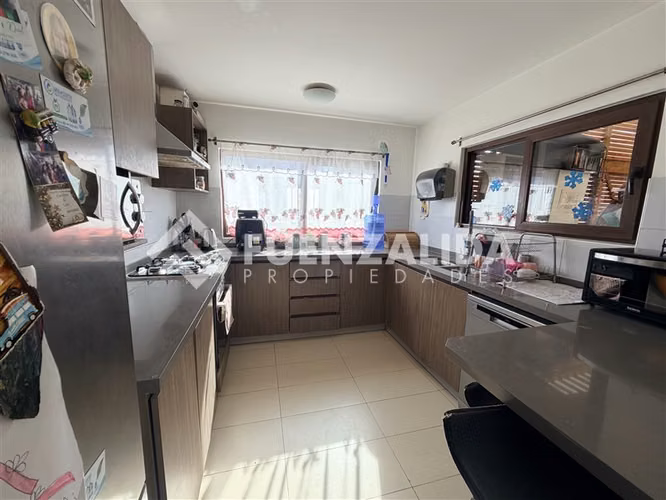 Casa en venta de 4 dorm. en La Reserva