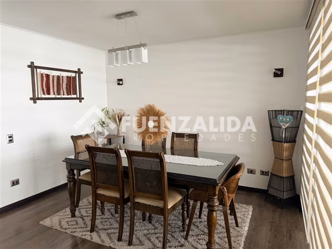 Casa en venta de 4 dorm. en La Reserva