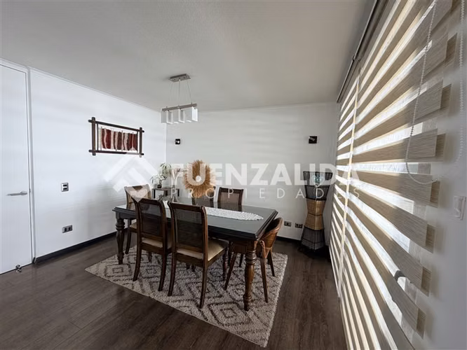 Casa en venta de 4 dorm. en La Reserva