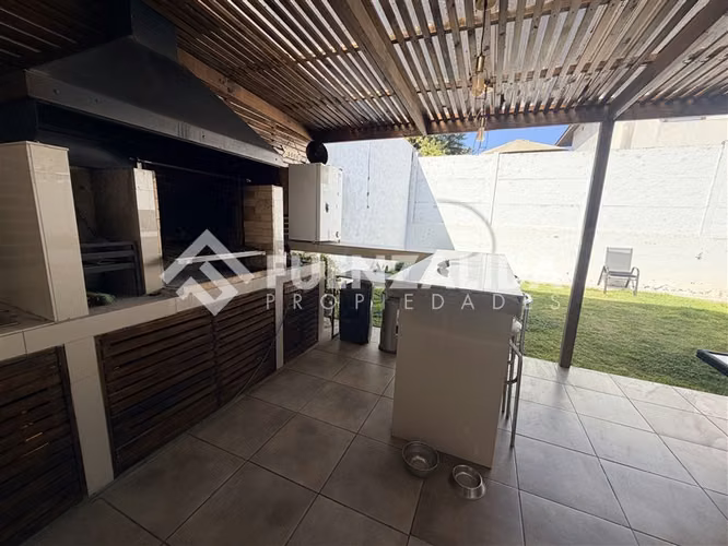 Casa en venta de 4 dorm. en La Reserva