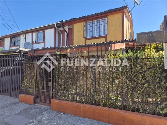 Casa en venta de 3 dorm. en La Granja