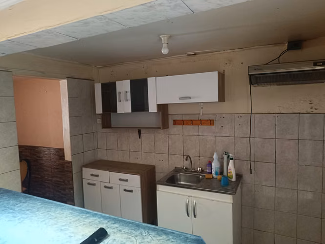 VENDO CASA DOS PISOS, 3DOR. AMPLIOS, LIVING-COMEDOR, COCINA AMERICANA