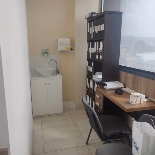 Arriendo oficina, ideal centro Médico