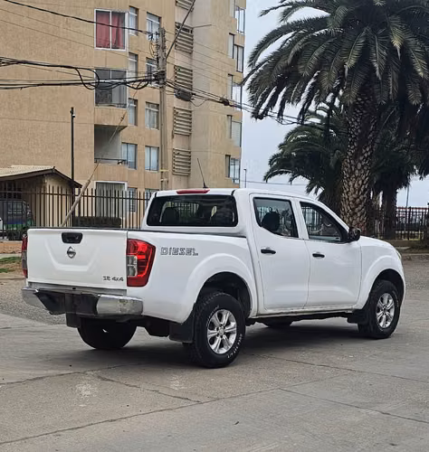 Nissan NP300 SE 4x4 MT 2020