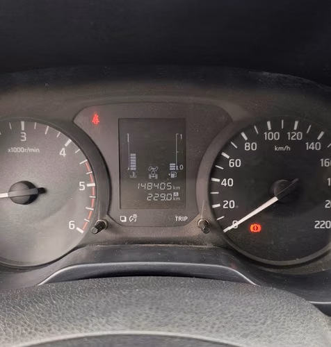 Nissan NP300 SE 4x4 MT 2020