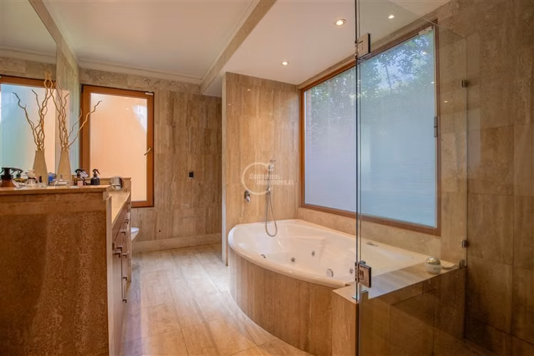 Casa en venta en exclusivo sector Santuario del Valle