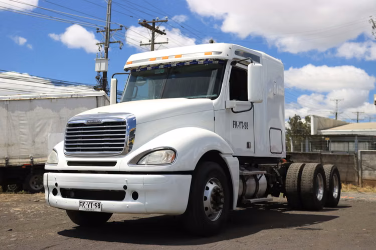 TRACTO CAMION FREIGHTLINER CL 120 AÑO 2013 6X4 OFERTA