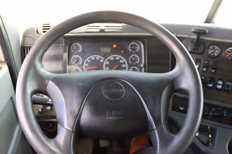 TRACTO CAMION FREIGHTLINER CL 120 AÑO 2013 6X4 OFERTA