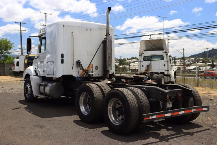TRACTO CAMION FREIGHTLINER CL 120 AÑO 2013 6X4 OFERTA