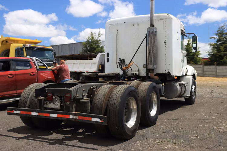 TRACTO CAMION FREIGHTLINER CL 120 AÑO 2013 6X4 OFERTA