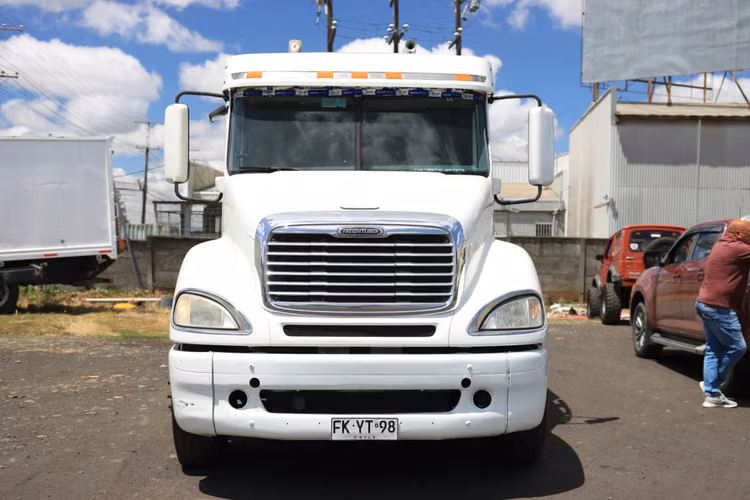 TRACTO CAMION FREIGHTLINER CL 120 AÑO 2013 6X4 OFERTA