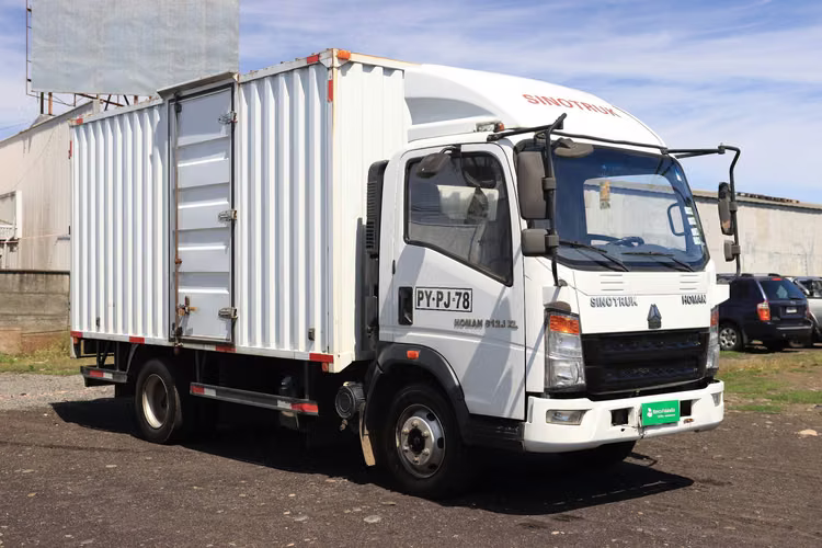 CAMION SINOTRUK HOMAN AÑO 2021 UNICO DUEÑO CARROCERIA CERRADA 4000KG