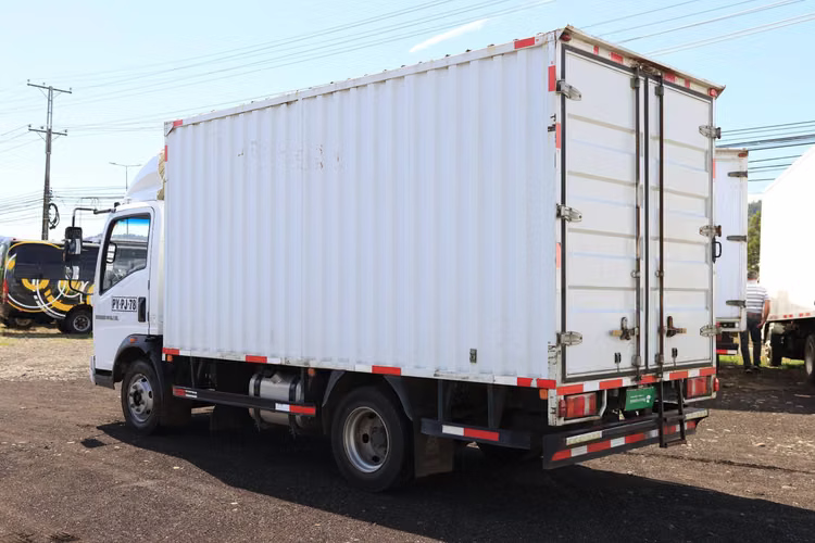 CAMION SINOTRUK HOMAN AÑO 2021 UNICO DUEÑO CARROCERIA CERRADA 4000KG