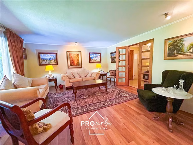 Casa en venta de 5 dorm. en San Carlos de Apoquindo