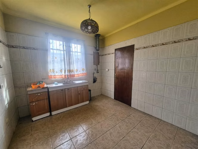 Casa en venta de 5 dorm. con 2 locales comer. en La Cisterna