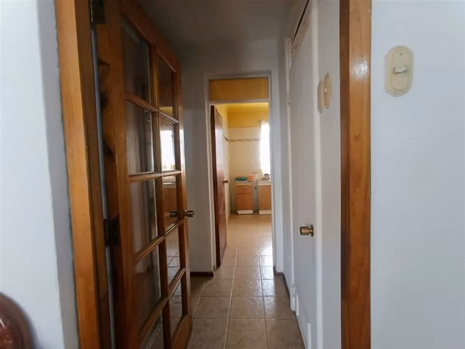 Casa en venta de 5 dorm. con 2 locales comer. en La Cisterna